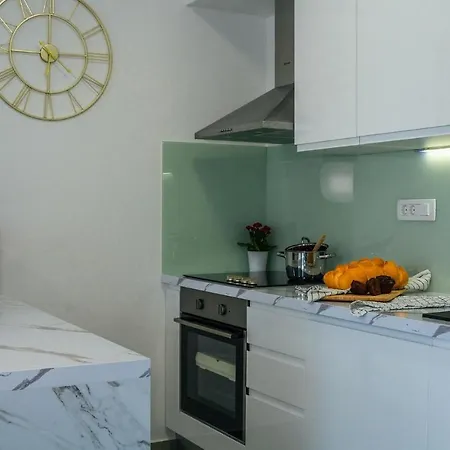 4 Bedroomlovely In Poreč