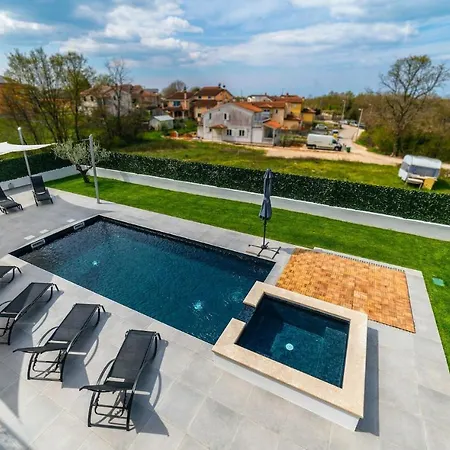 4 Bedroomlovely In Dom wakacyjny Poreč