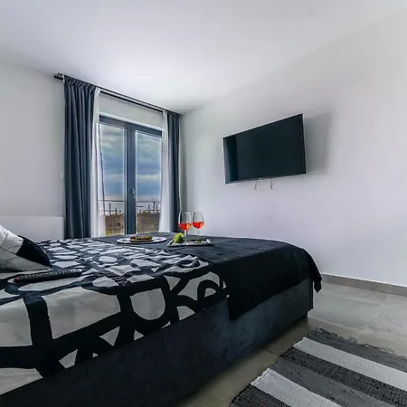4 Bedroomlovely In