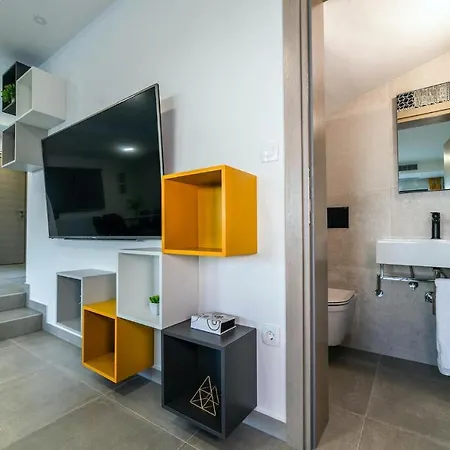 Dom wakacyjny 4 Bedroomlovely In Poreč