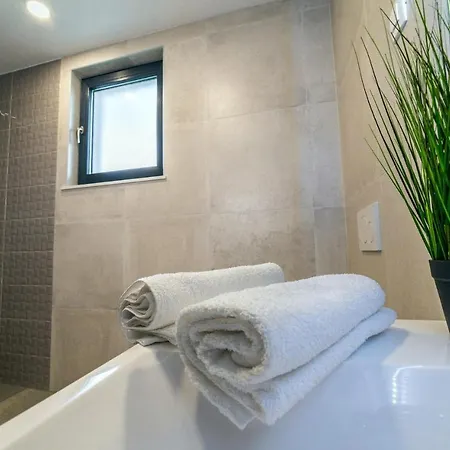 4 Bedroomlovely In Dom wakacyjny Poreč