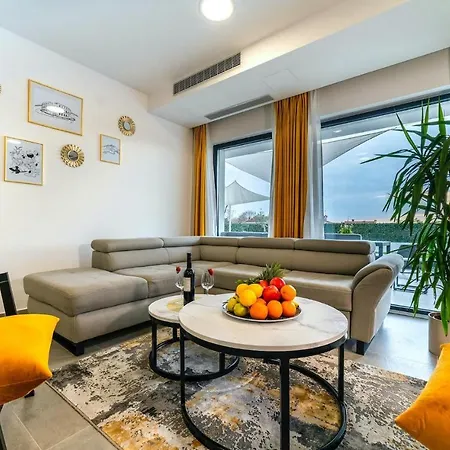 Dom wakacyjny 4 Bedroomlovely In *