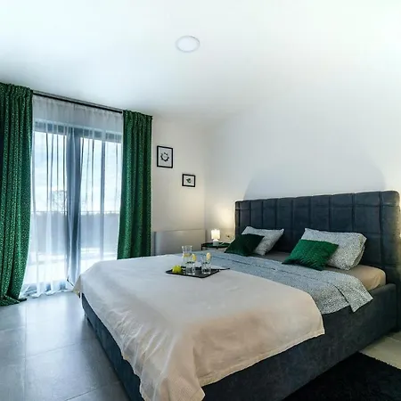 4 Bedroomlovely In Dom wakacyjny *